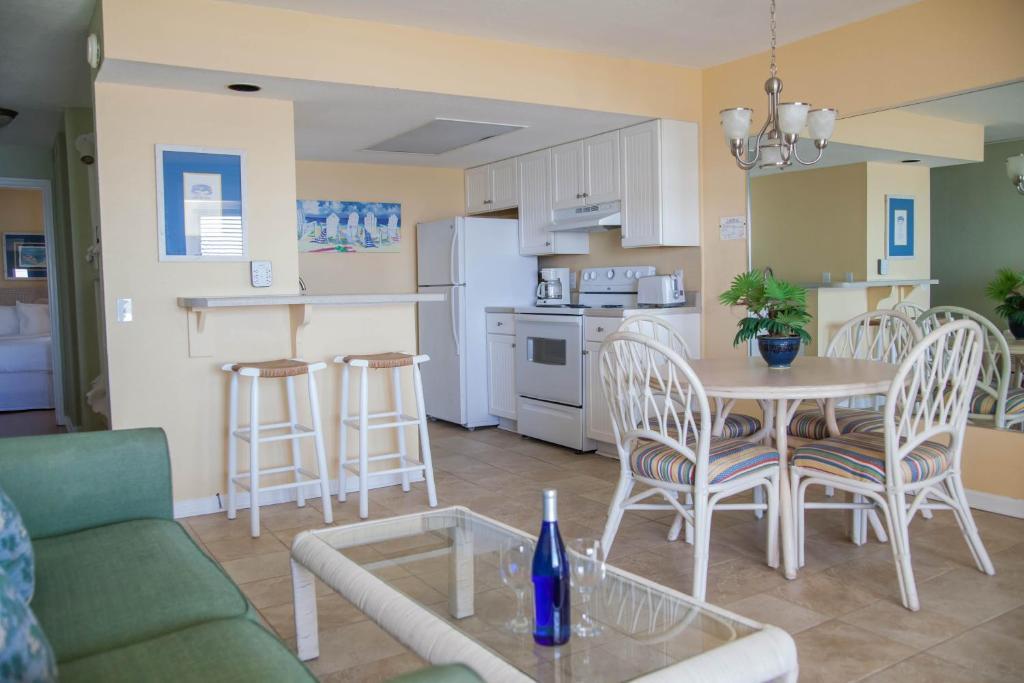 THE WINDS RESORT BEACH CLUB OCEAN ISLE BEACH | ACCOMMODATION WITH OCEAN ...